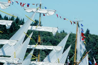 Cuauhtemoc sails